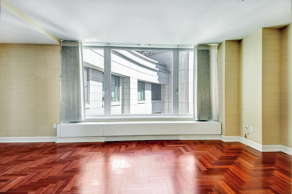 240 Riverside Boulevard, Unit 15P photo 2