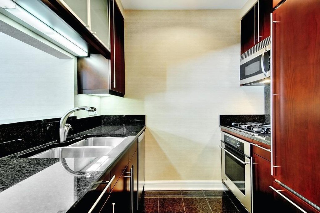 240 Riverside Boulevard, Unit 15P photo 6