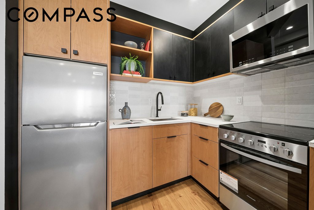1226 Saint Marks Avenue, Unit 4A photo 2