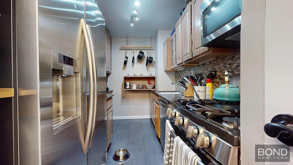 401 East 74th Street, Unit 6E photo 8