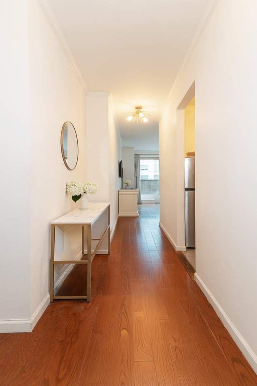 200 East 69th Street, Unit 4A photo 3
