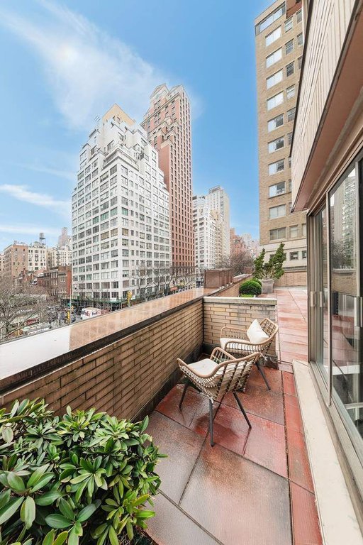 200 East 69th Street, Unit 4A photo 5
