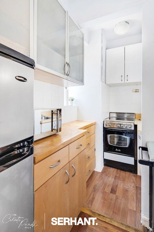 320 East 42nd Street, Unit 2301 photo 7