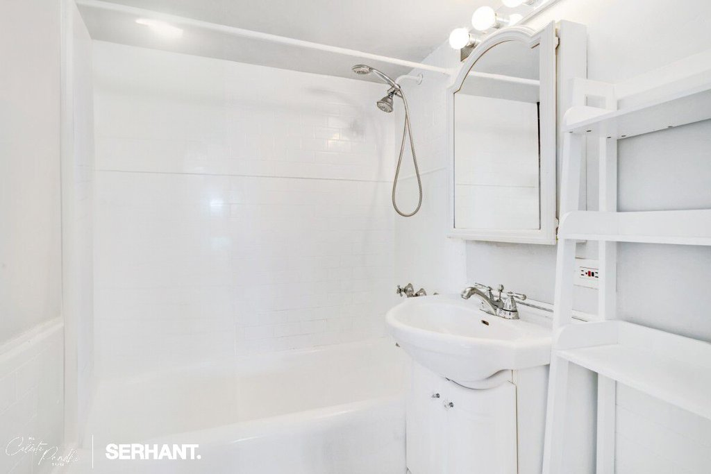 320 East 42nd Street, Unit 2301 photo 8