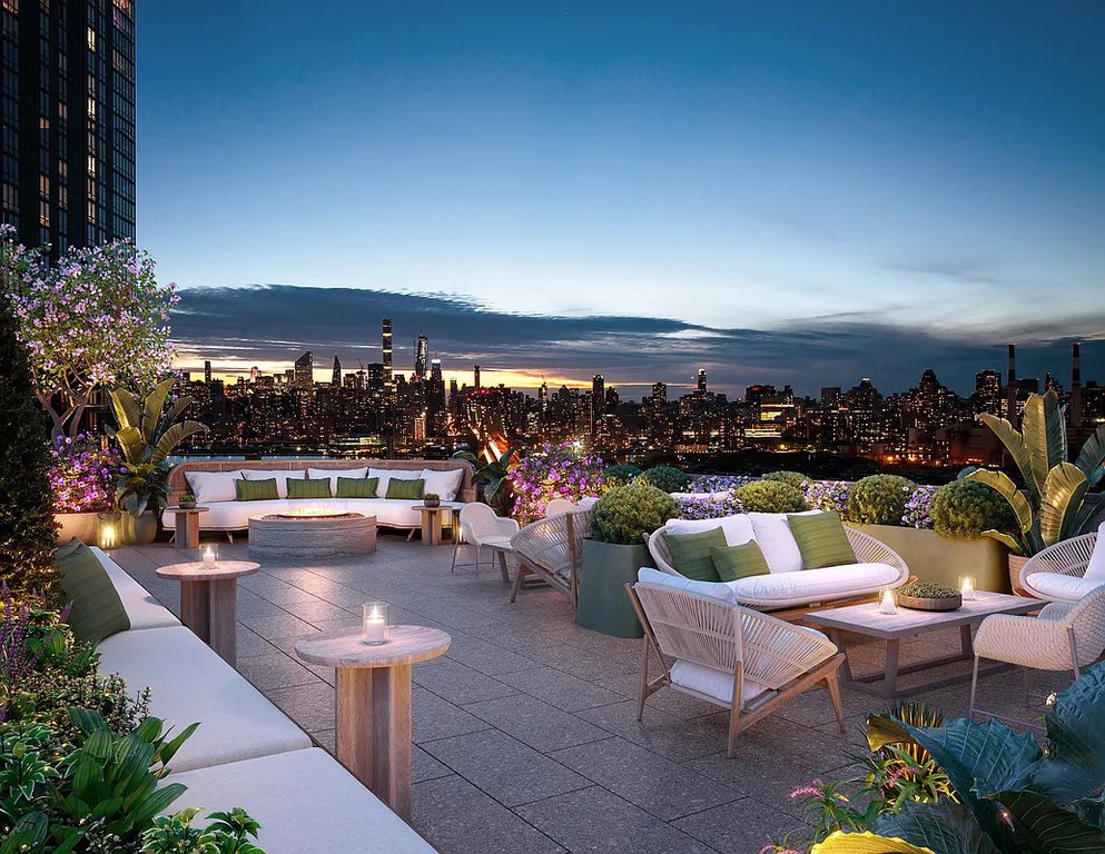 24-01 Queens Plaza North, Unit 1701 photo 18