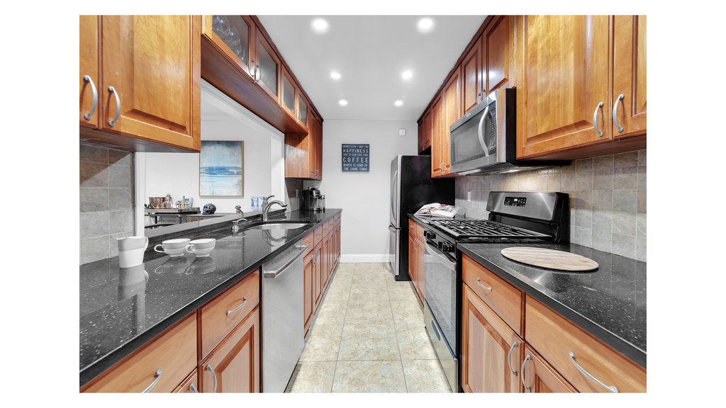 561 5th Street, Unit 1 photo 6