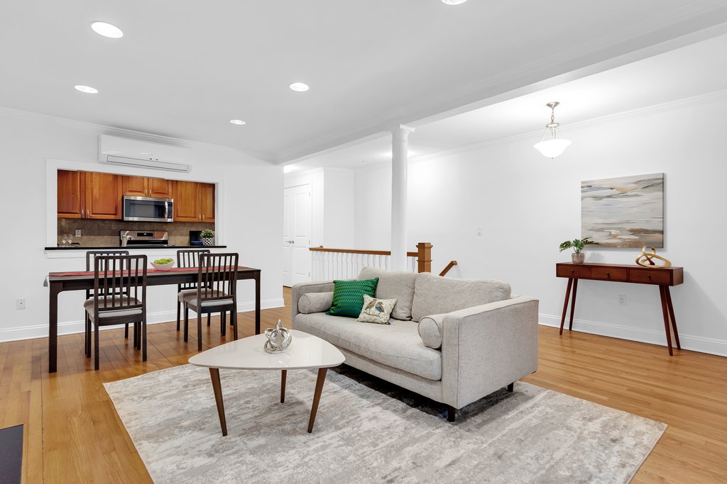 561 5th Street, Unit 1 photo 2