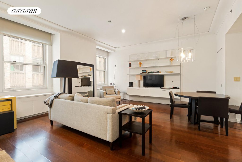 55 Wall Street, Unit 828