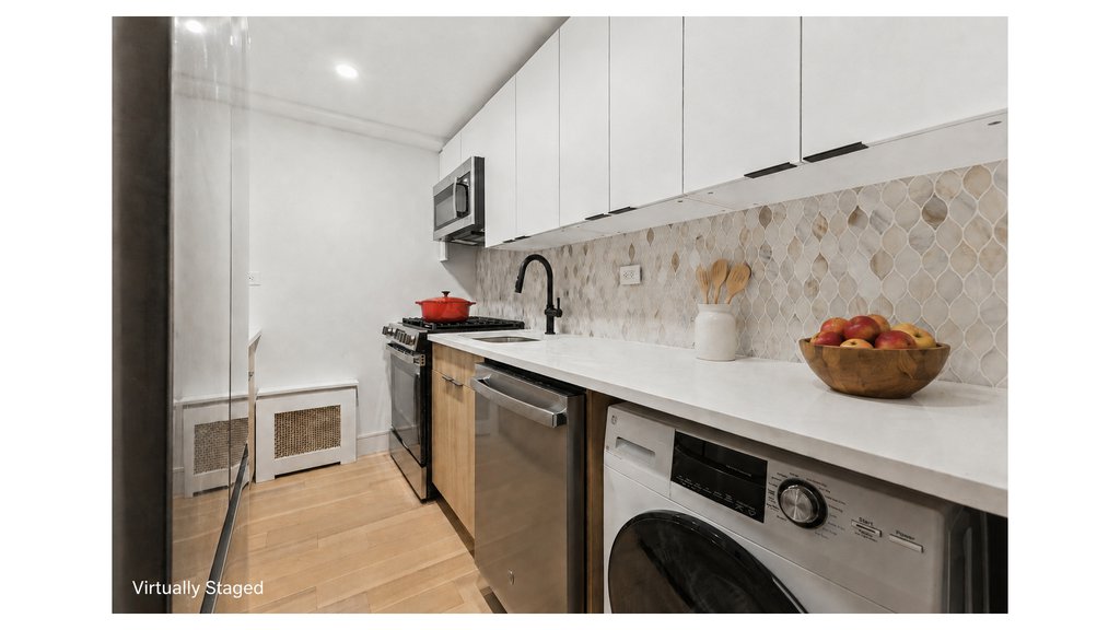 225 East 46th Street, Unit 3D photo 3
