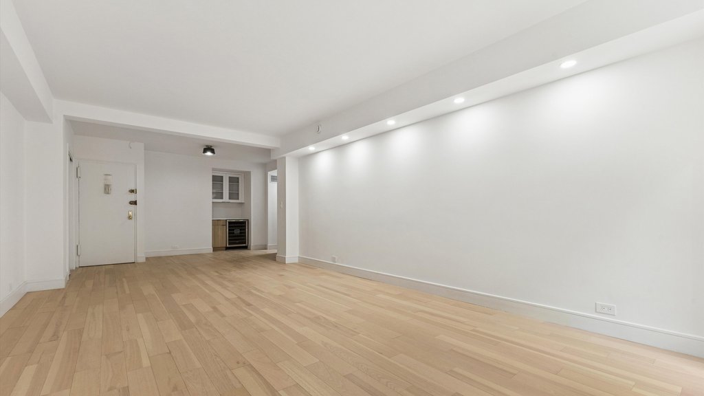 225 East 46th Street, Unit 3D photo 6