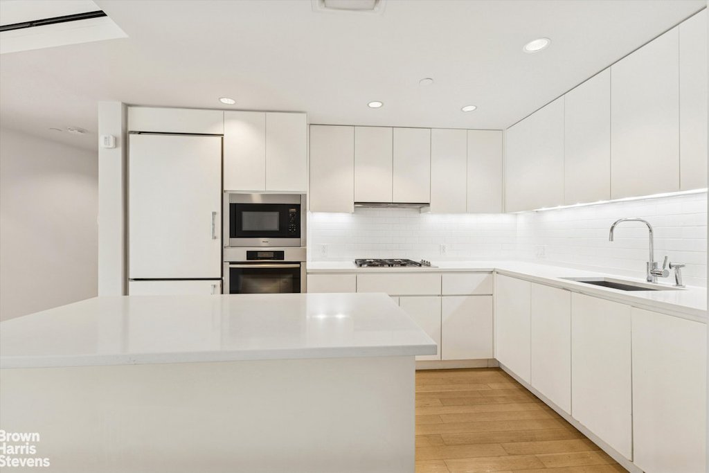 425 West 53rd Street, Unit 205 photo 12