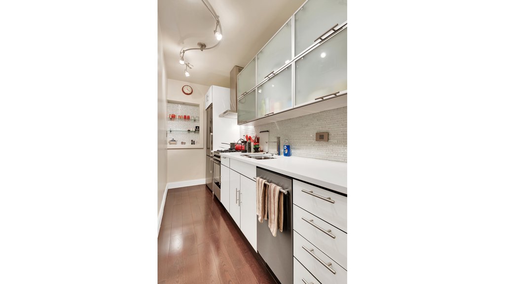 64 East 94th Street, Unit 2B photo 3