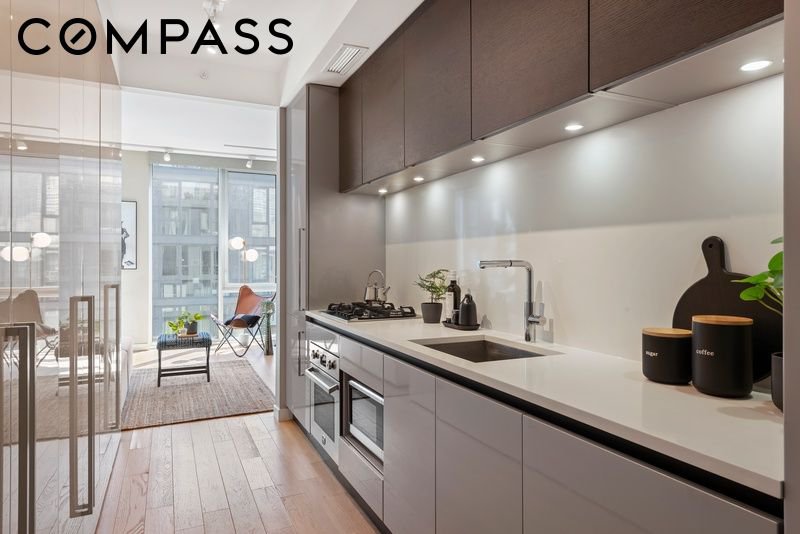 540 West 49th Street, Unit 609N photo 6