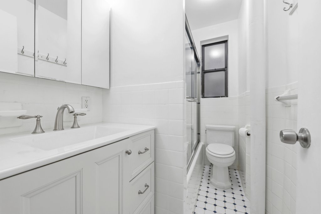 225 East 79th Street, Unit 5CD photo 4