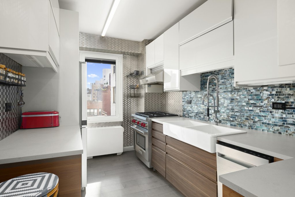 303 East 57th Street, Unit 14J photo 2