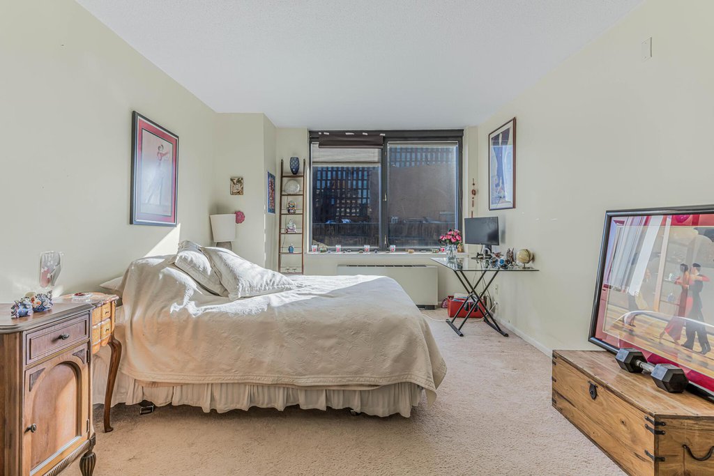 415 East 37th Street, Unit 37N photo 5