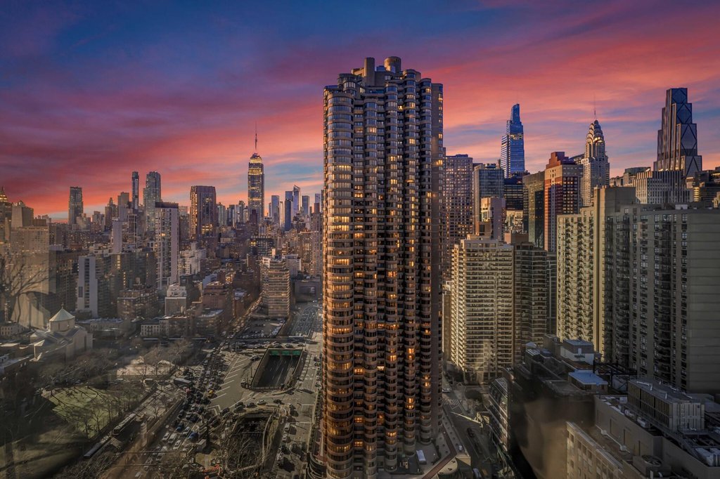 415 East 37th Street, Unit 37N photo 8