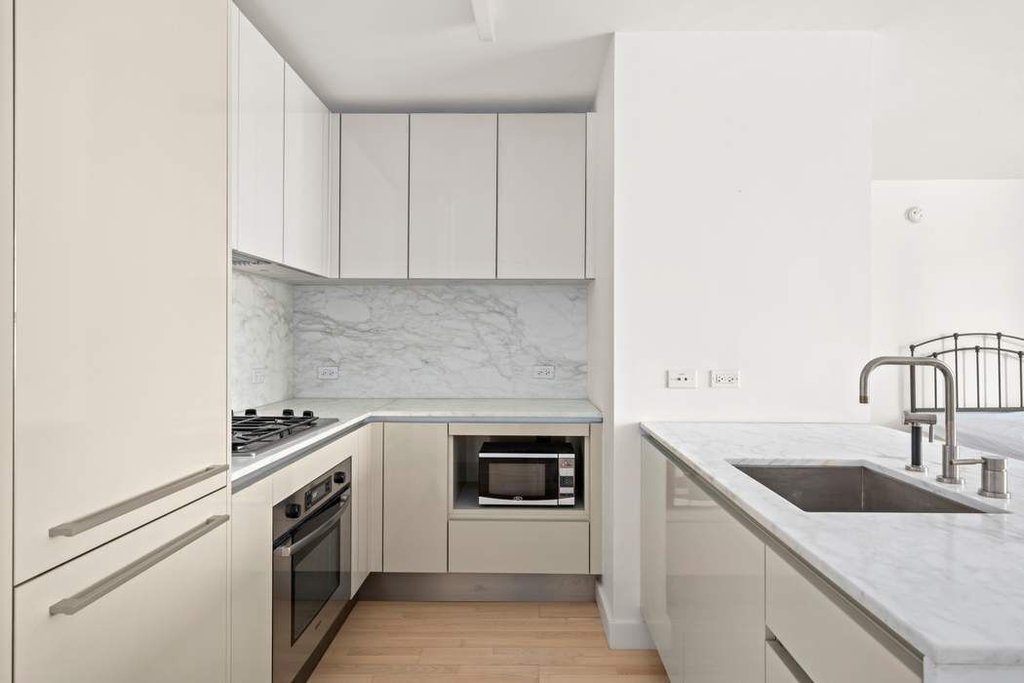 322 West 57th Street, Unit 23E photo 6