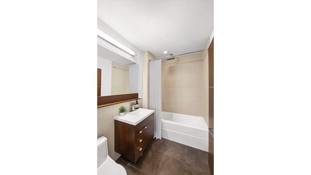 148 East 24th Street, Unit 2A photo 4