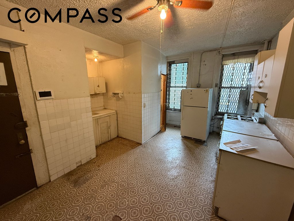 320 West 47th Street, Unit 4W photo 2