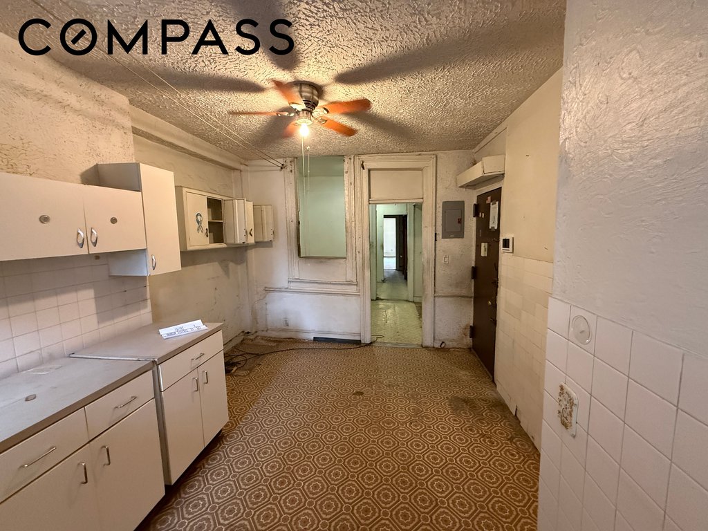 320 West 47th Street, Unit 4W photo 4