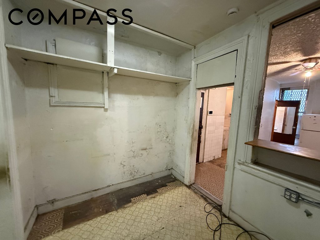 320 West 47th Street, Unit 4W photo 6