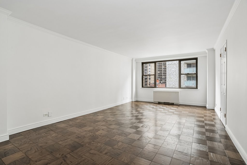 305 East 40th Street, Unit 11P photo 4