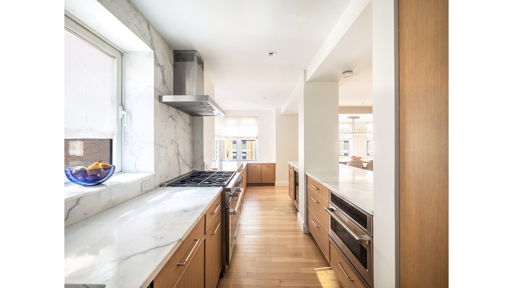 440 East 56th Street, Unit 9BC photo 4