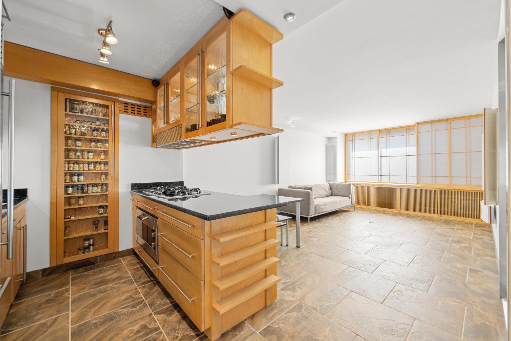 300 Rector Place, Unit 8B