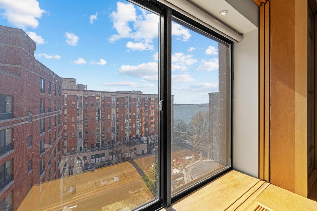 300 Rector Place, Unit 8B photo 3