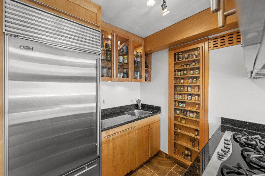 300 Rector Place, Unit 8B photo 5
