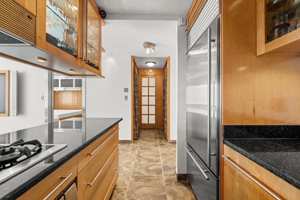 300 Rector Place, Unit 8B photo 6
