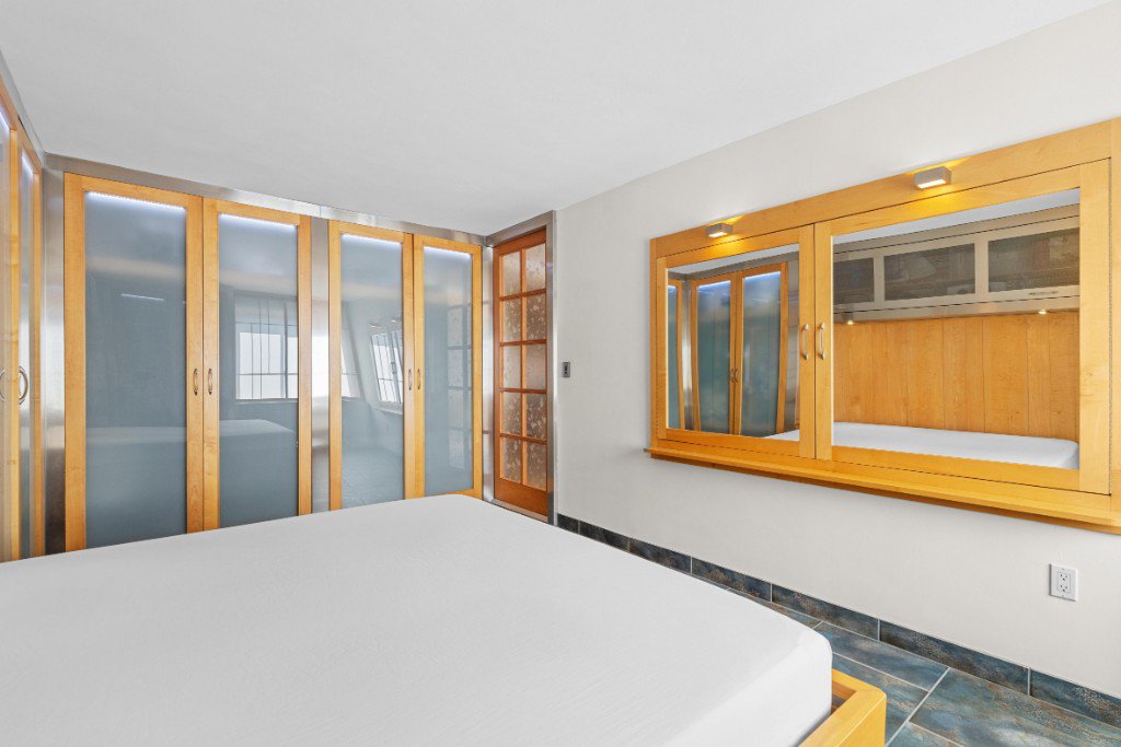 300 Rector Place, Unit 8B photo 9