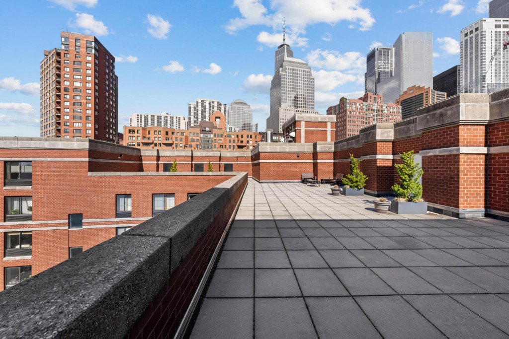 300 Rector Place, Unit 8B photo 11