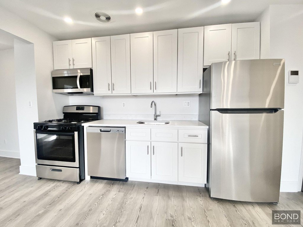 45 West 81st Street, Unit 11B photo 3