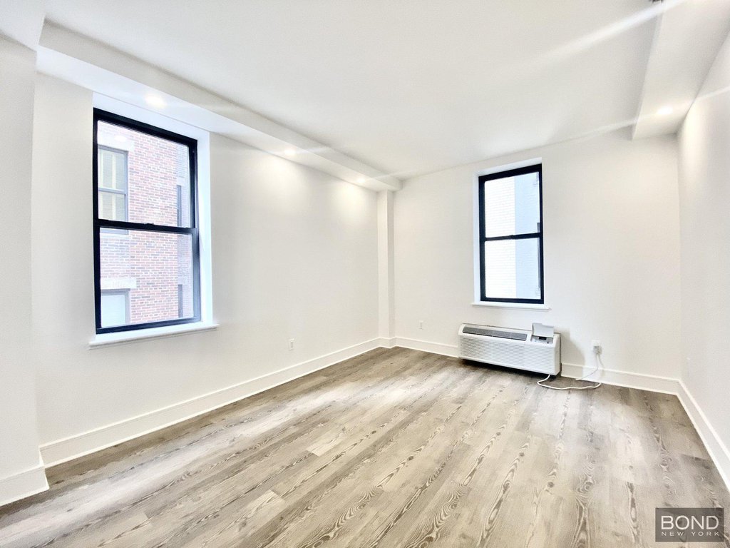 45 West 81st Street, Unit 11B photo 9