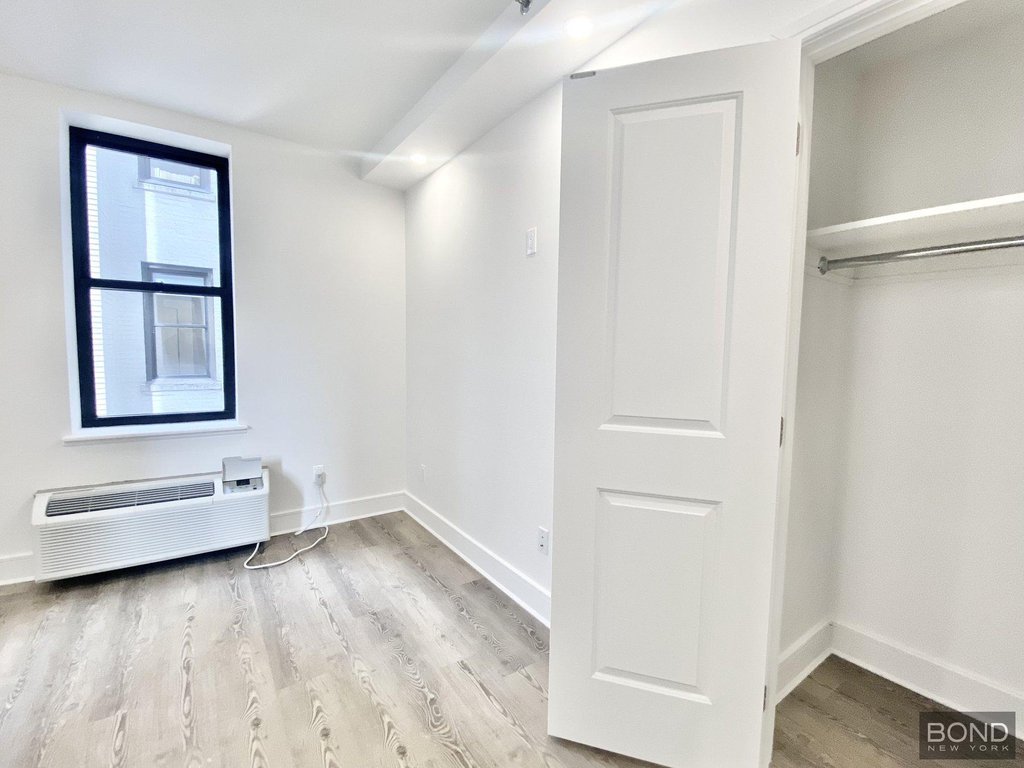45 West 81st Street, Unit 11B photo 12