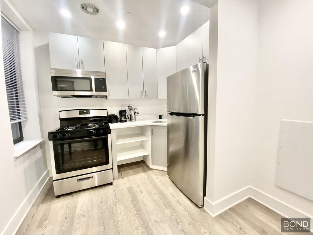 45 West 81st Street, Unit 14L photo 2