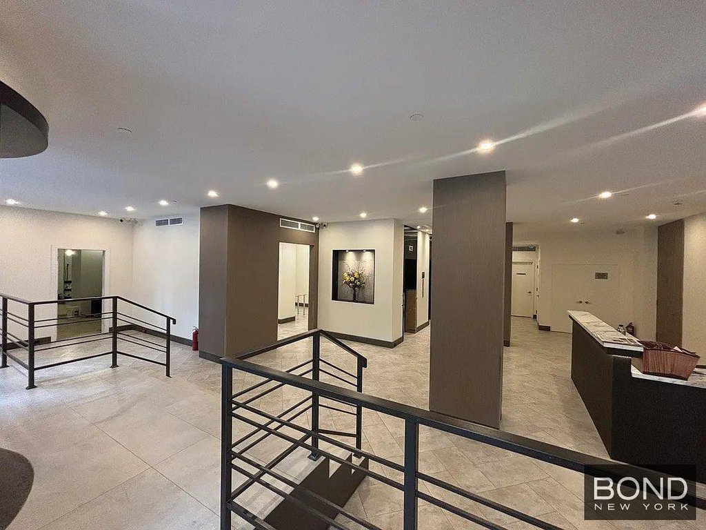45 West 81st Street, Unit 2C photo 9
