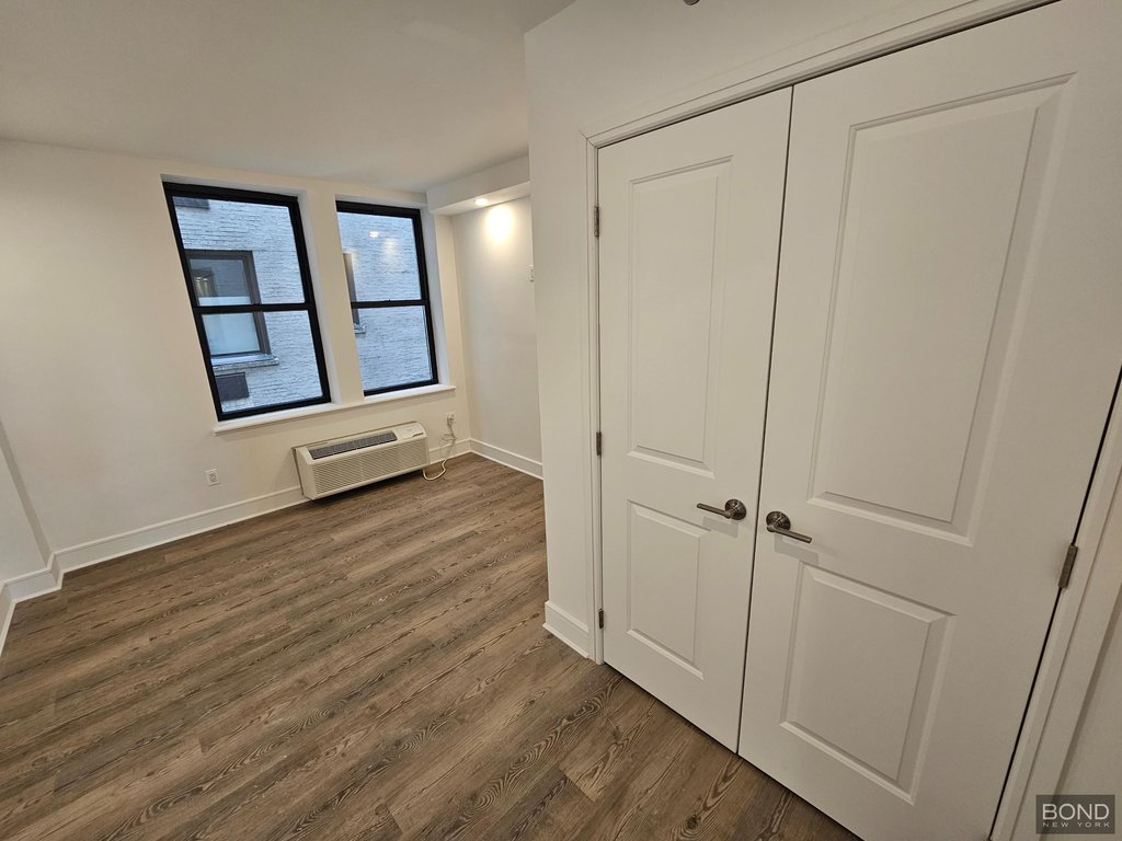 45 West 81st Street, Unit 6K photo 5