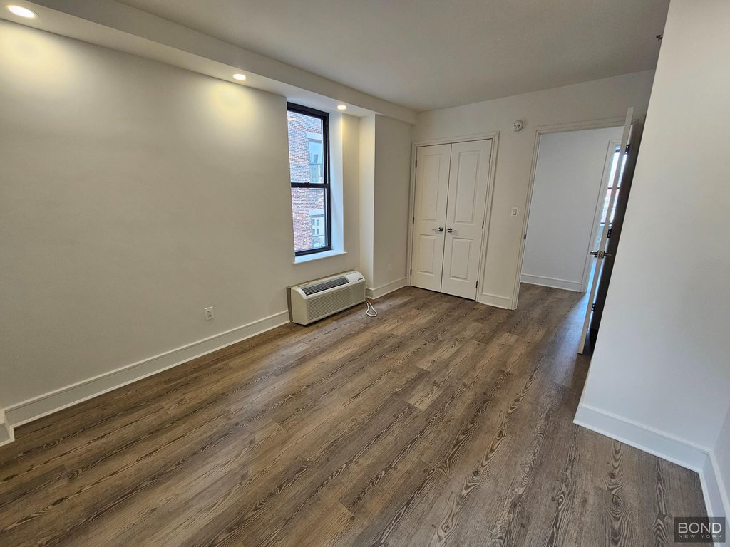 45 West 81st Street, Unit 6K photo 7