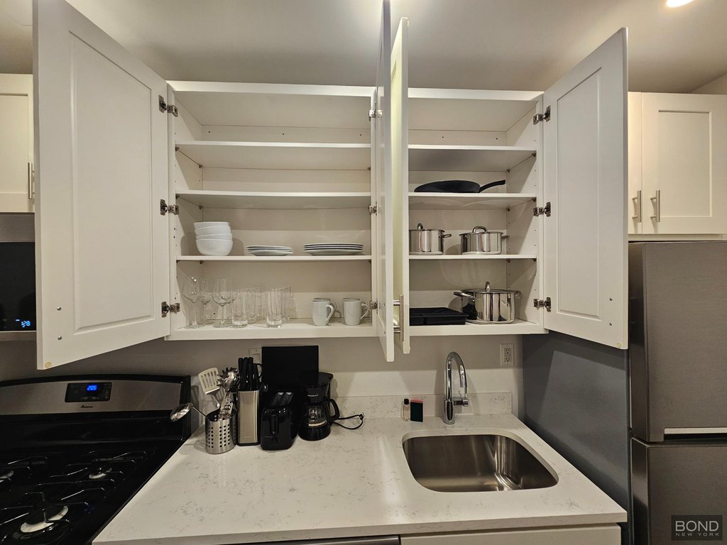 45 West 81st Street, Unit 10P photo 6