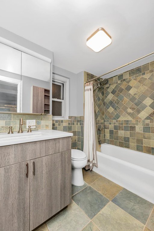 155 East 49th Street, Unit 5A photo 6
