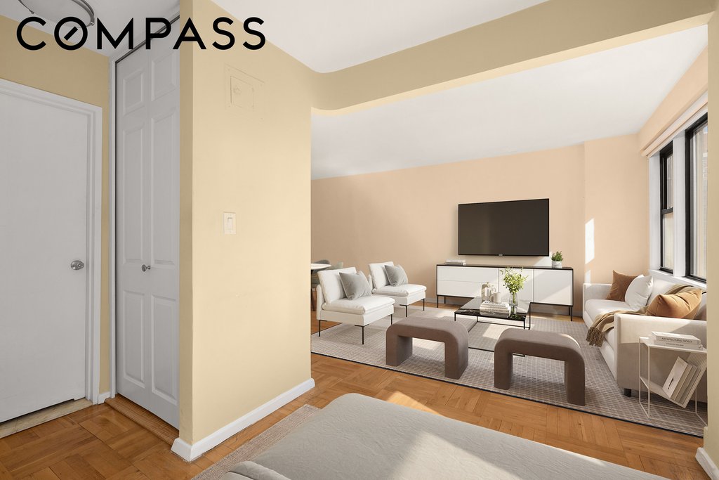 245 East 24th Street, Unit 16E photo 3