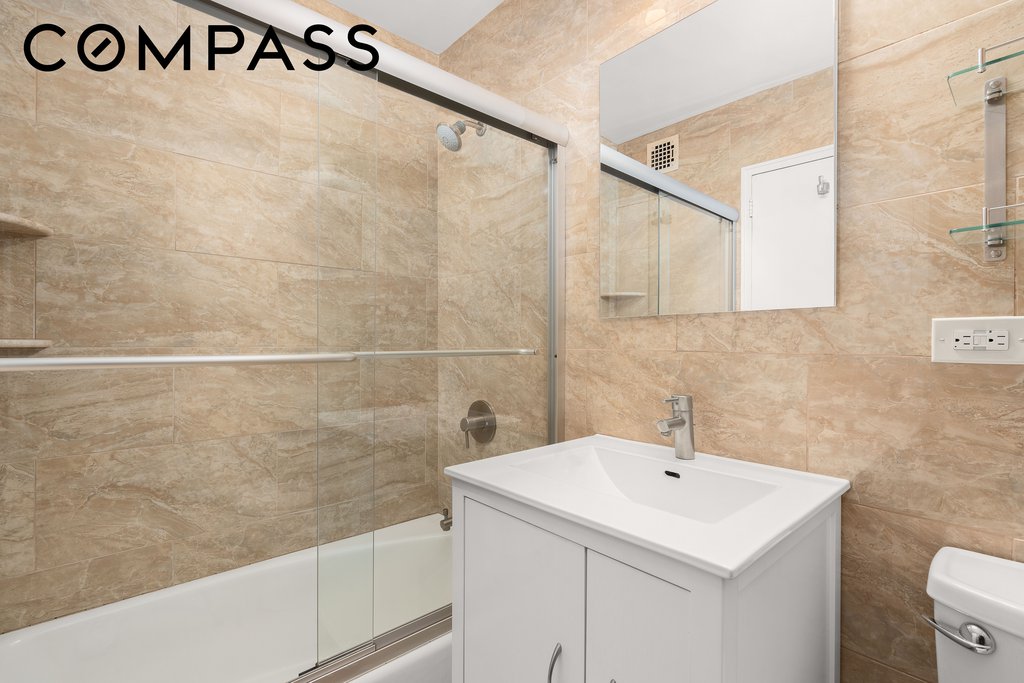 245 East 24th Street, Unit 16E photo 5