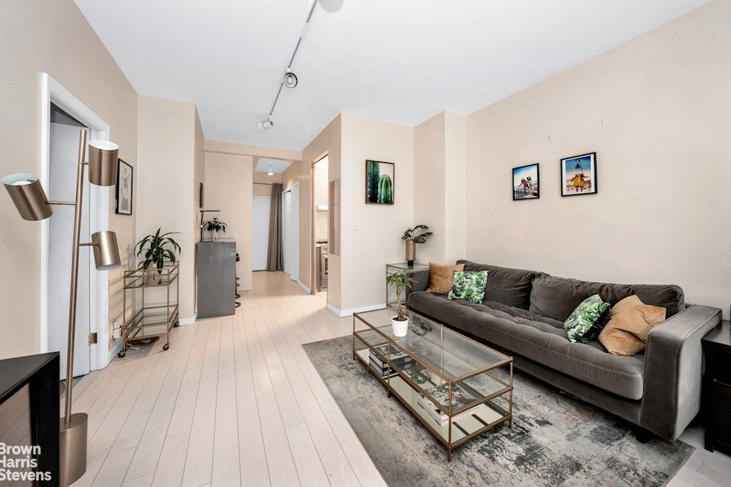 321 East 48th Street, Unit 1L photo 4