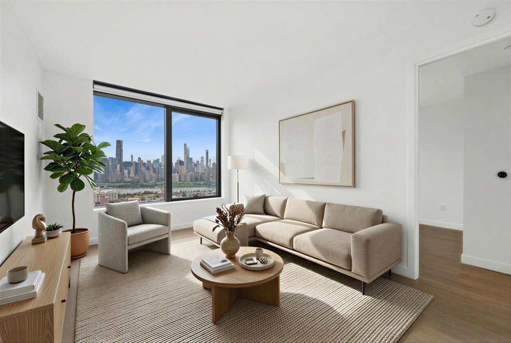 3 Court Square, Unit 3201