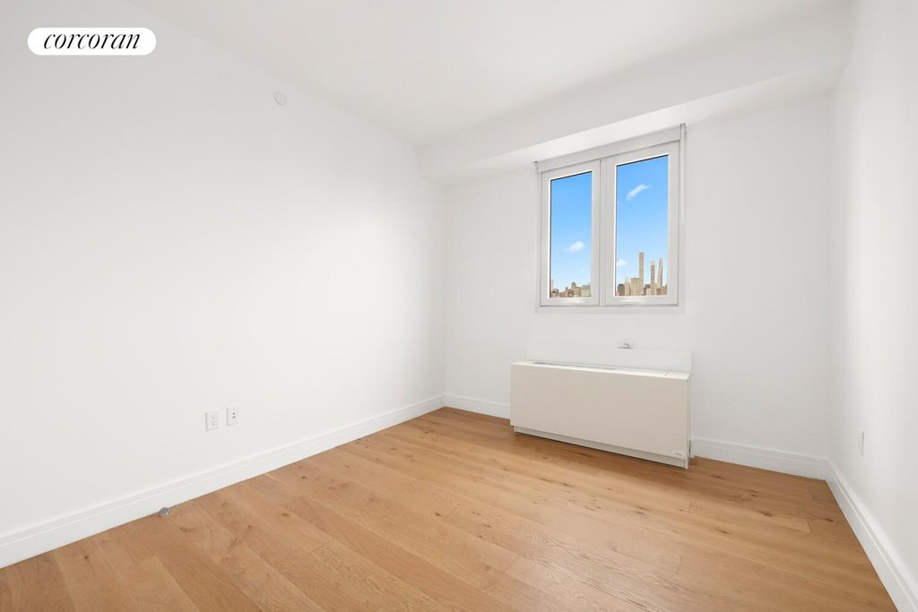 24-16 Queens Plaza South, Unit 20A photo 9