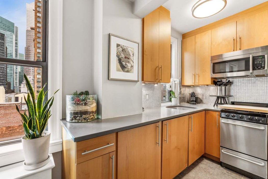 333 East 53rd Street, Unit 10C photo 3