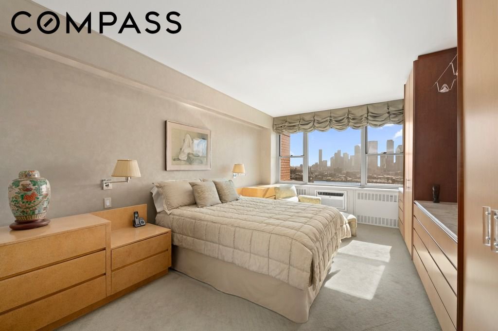 25 Sutton Place South, Unit 18M photo 6